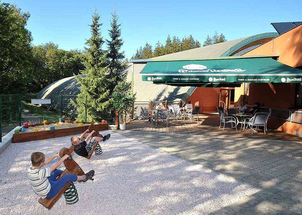 outdoor terrace – Hotel Břízky in Jablonec nad Nisou